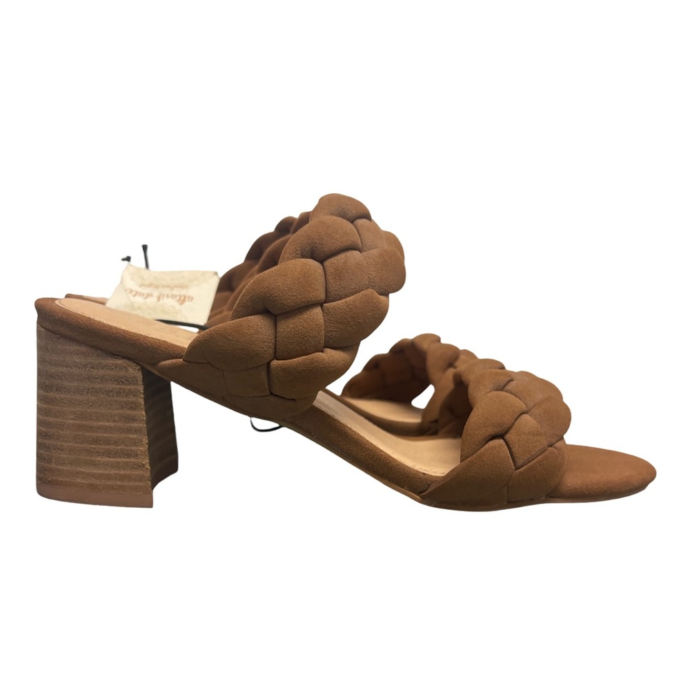 Oasis Society Altar’d State Elegant Brown Block Heel Sandals Women’s 8 Tan